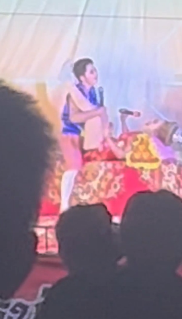 ลิเกเล่นเสียว