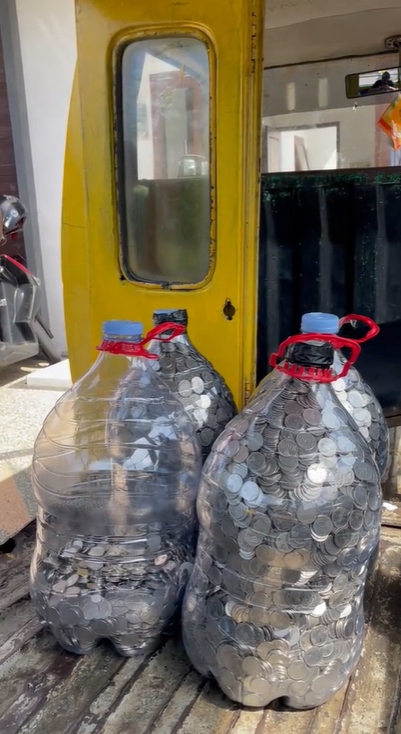 เก็บเหรียญใส่ขวด 3 ปี  