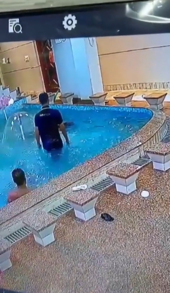 สระน้ำตื้น