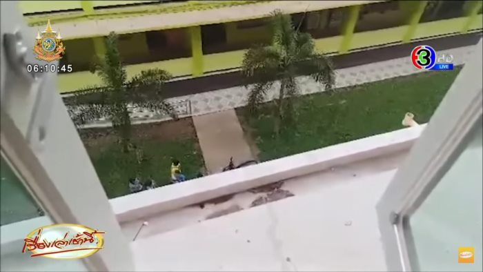 เด็กกระโดดตึก