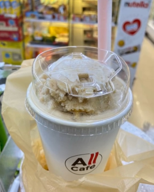 พนักงาน เซเว่น อีเลฟเว่น