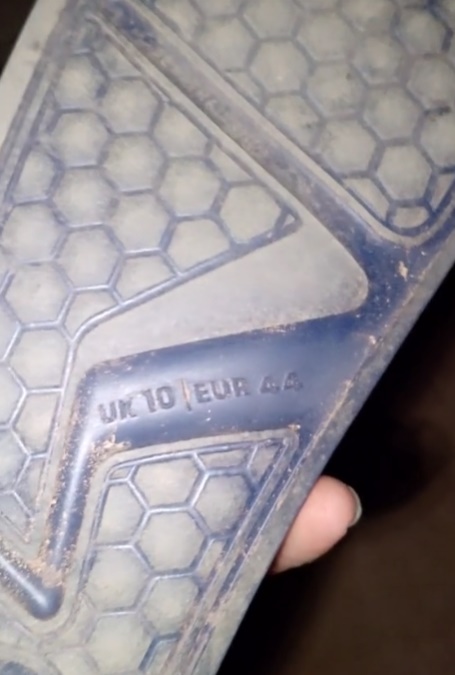 แดดเผาจนรองเท้าหด