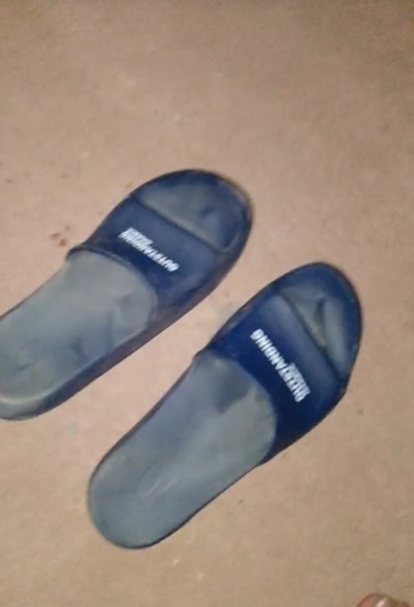 แดดเผาจนรองเท้าหด