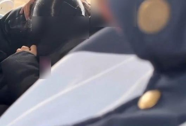 ทำอะไรกัน  