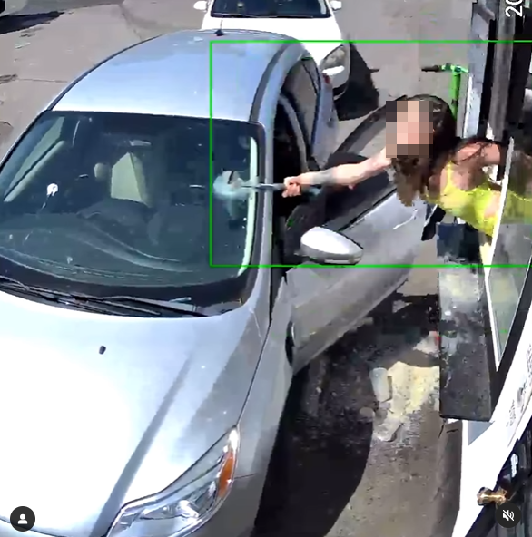  สาดกาแฟใส่เจ้าของร้าน 