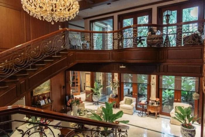 ขายคฤหาสน์พันล้าน 