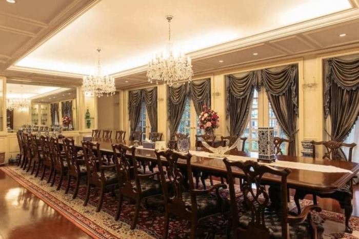 ขายคฤหาสน์พันล้าน 