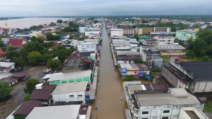 ภาพมุมสูงแสดงให้เห็นถึง น้ำท่วมหนองคาย ที่มีสาเหตุมาจากแม่น้ำโขงล้นตลิ่ง