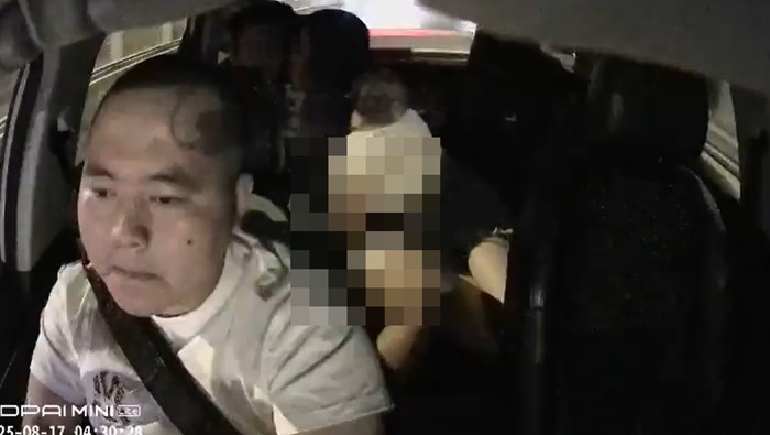 คู่รักหิวโซ ขึ้นแท็กซี่ปุ๊บ จัดหนักกินแซ่บ