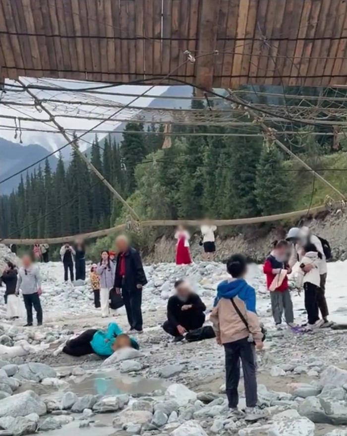 สะพานแขวนเชือกขาด นักท่องเที่ยวดับ 