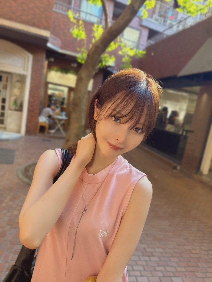 Kana Momonogi น้องคะน้า นางเอก AV