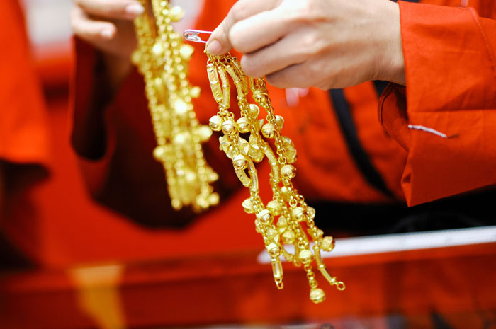 เอาทองสะใภ้ไปขาย กลายเป็นเรื่องราวดี ๆ  