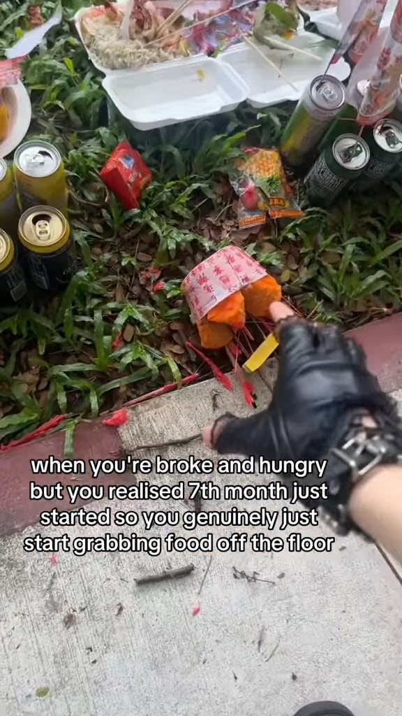 หยิบของเซ่นไหว้กิน