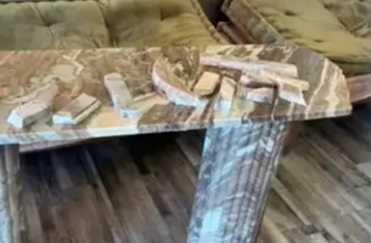 พาลูก 3 ขวบไปคาเฟ่หรู ทำโต๊ะหินอ่อนหัก