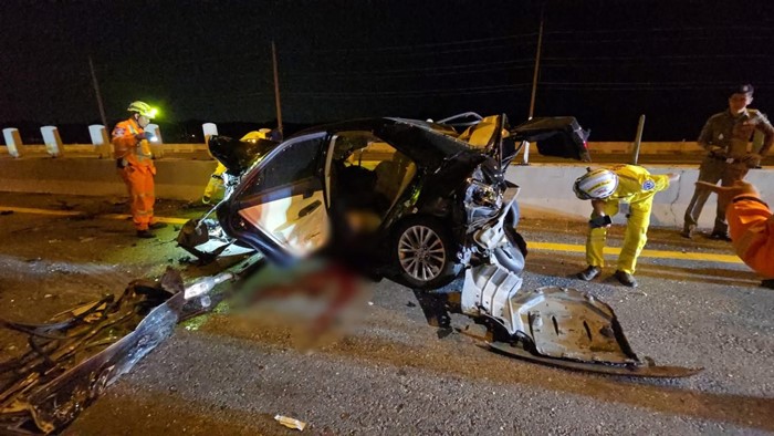 สดุดี  นศ.พยาบาล พลเมืองดีหยุดรถช่วยคนเจ็บ แต่ถูกรถชนเสียชีวิต    