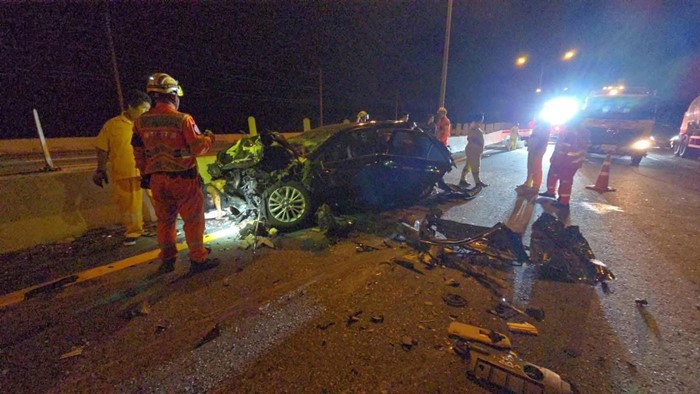 สดุดี  นศ.พยาบาล พลเมืองดีหยุดรถช่วยคนเจ็บ แต่ถูกรถชนเสียชีวิต    