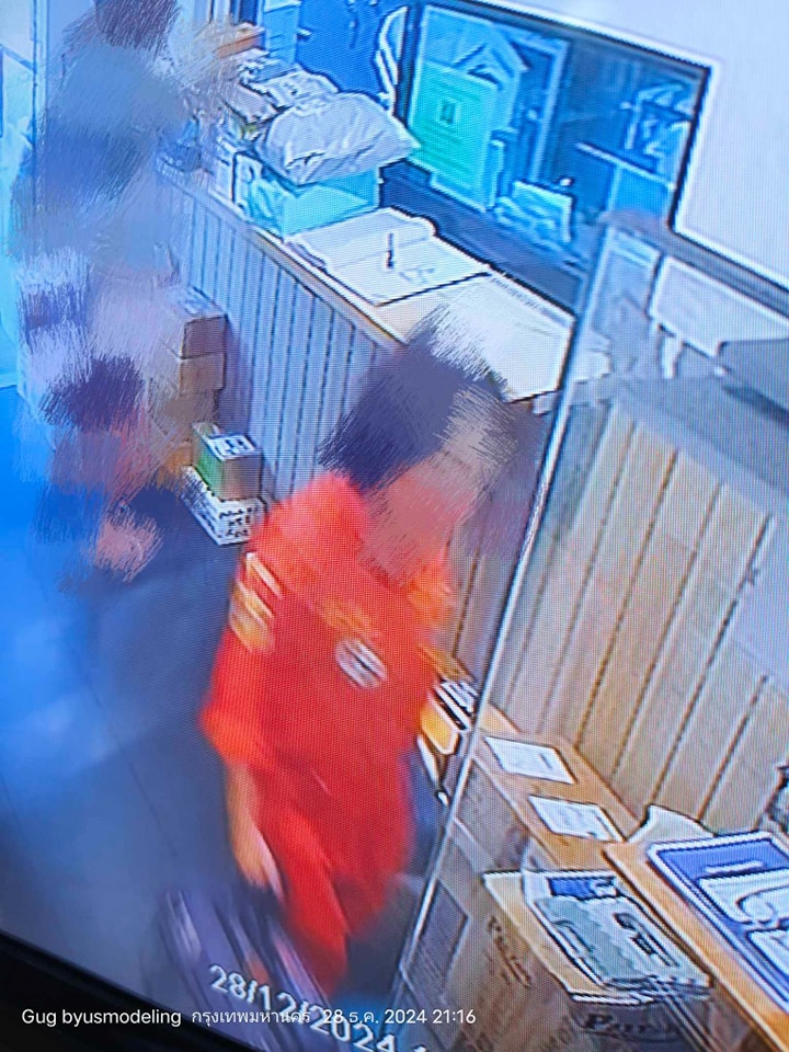 อาสาชุดแดง ตัดหน้าส่งเคสฉุกเฉิน ส่ง รพ.เอกชน