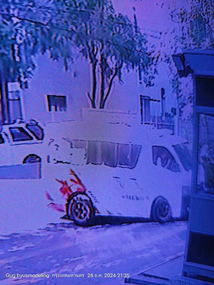 อาสาชุดแดง ตัดหน้าส่งเคสฉุกเฉิน ส่ง รพ.เอกชน