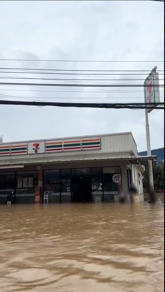 น้ำท่วมหาดใหญ่ยังวิกฤต