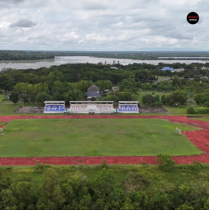 สนามฟุตบอลนครพนม 100 ล้าน สภาพถูกปล่อยร้าง 