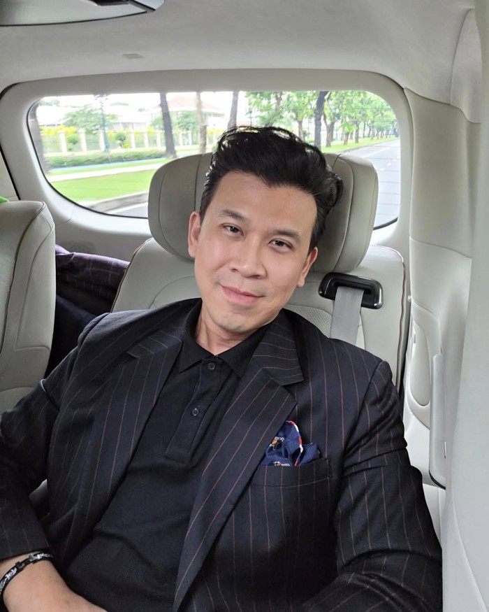 เบียร์ ใบหยก นำทีมรักชาติกลางตึกใบหยก