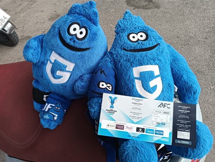  แฟนบอลญี่ปุ่นซึ้ง เก่ง  อดิศร นักเตะราชบุรี อาสาช่วยขับรถไปส่งถึงที่ 