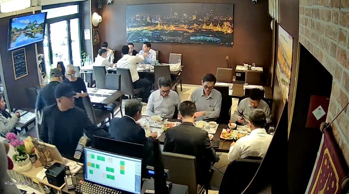 นาที ผู้บริหาร ปตท. โดนแก๊งโจรฉกกระเป๋ากลางร้านอาหารต่างแดน 