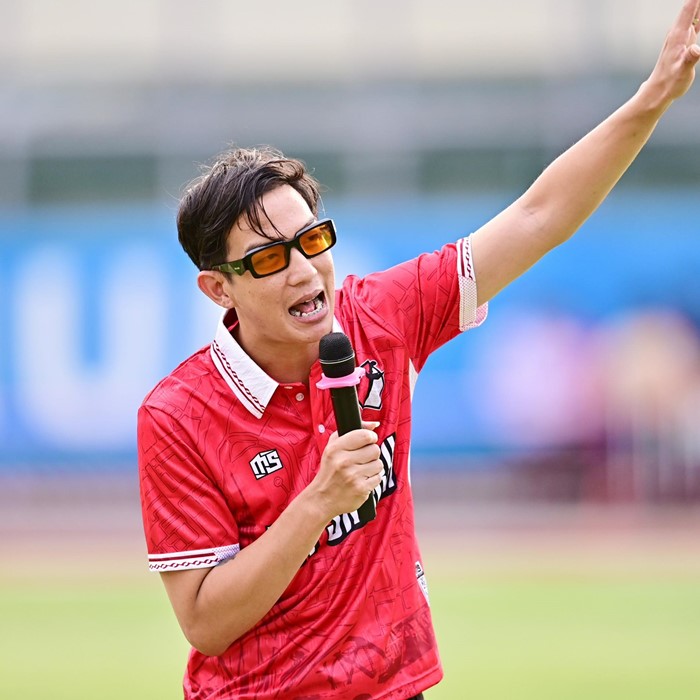   เบลล์ ขอบสนาม