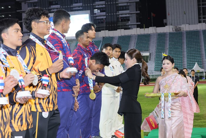 ท่านผู้หญิงอรอนงค์ ปิยนาฏวชิรพัทธ์