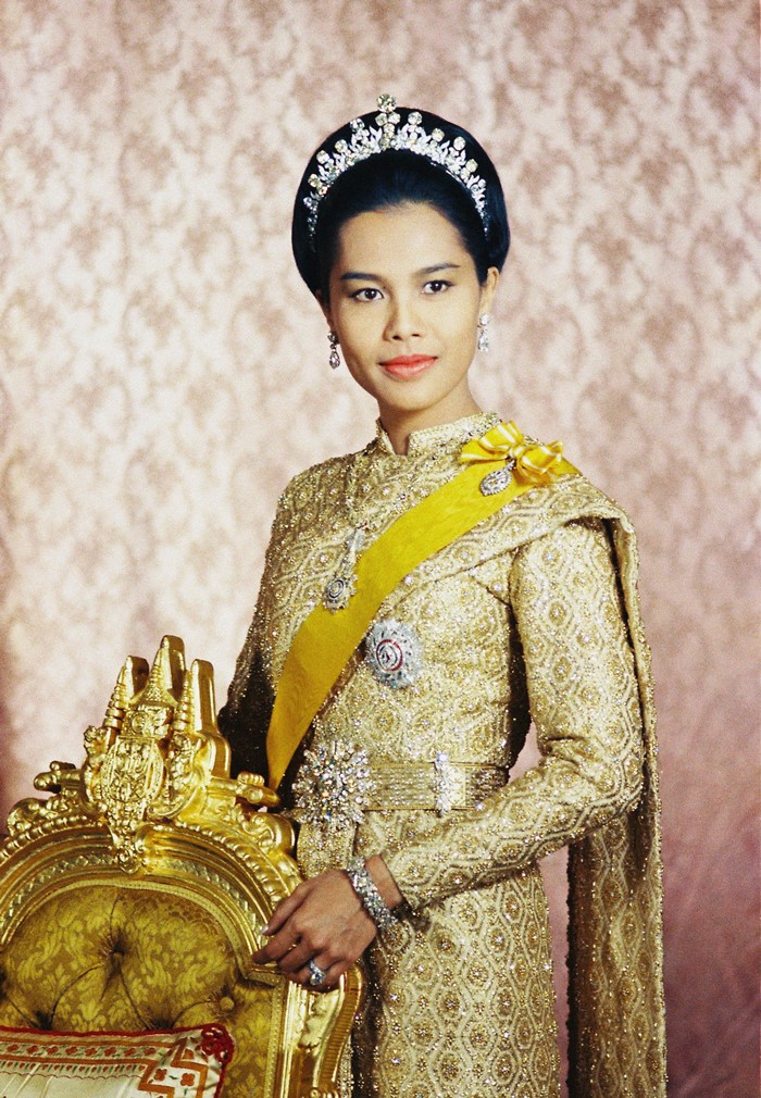  พระเศวตฉัตร 9 ชั้น ถวายพระเกียรติยศสูงสุด สมเด็จพระพันปีหลวง