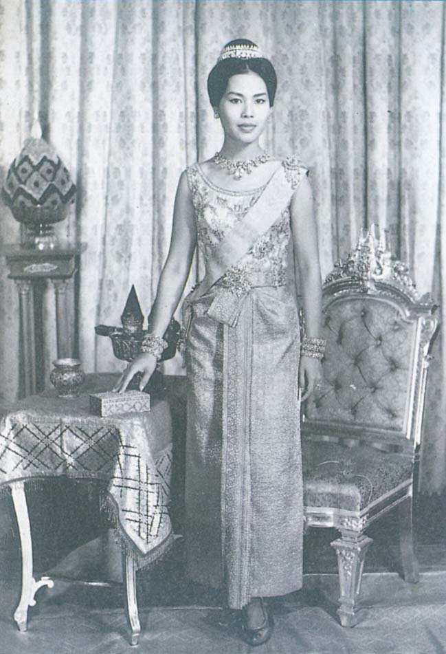 สมเด็จพระพันปีหลวง ทรงวิจิตร เผยจุดกำเนิดชุดไทยพระราชนิยม จากพระราชเสาวนีย์