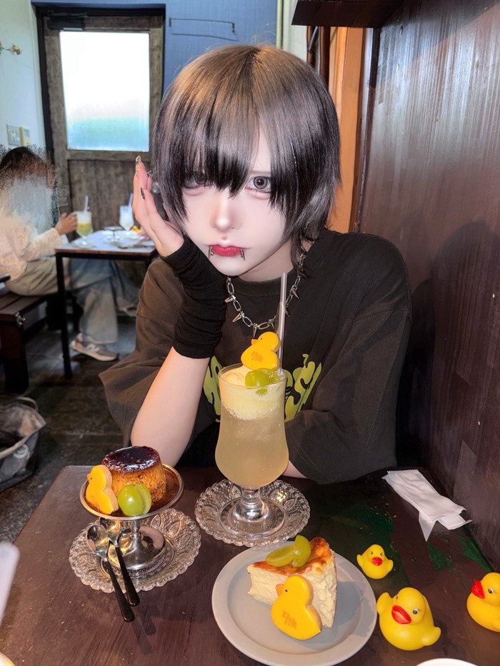 ไอดอลสาวญี่ปุ่น เผยภาพหน้าสดสมัยเรียนมัธยม