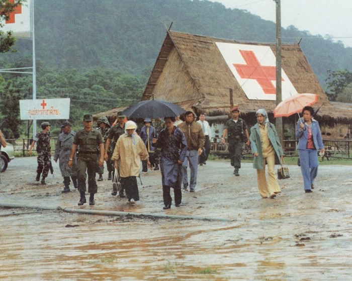 พระราชประวัติ สมเด็จพระนางเจ้าสิริกิติ์ พระบรมราชินีนาถ พระบรมราชชนนีพันปีหลวง 