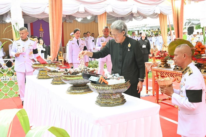  กรมสมเด็จพระเทพฯ ทรงบวงสรวงราชรถ พิธีถวายพระเพลิงพระบรมศพ สมเด็จพระพันปีหลวง