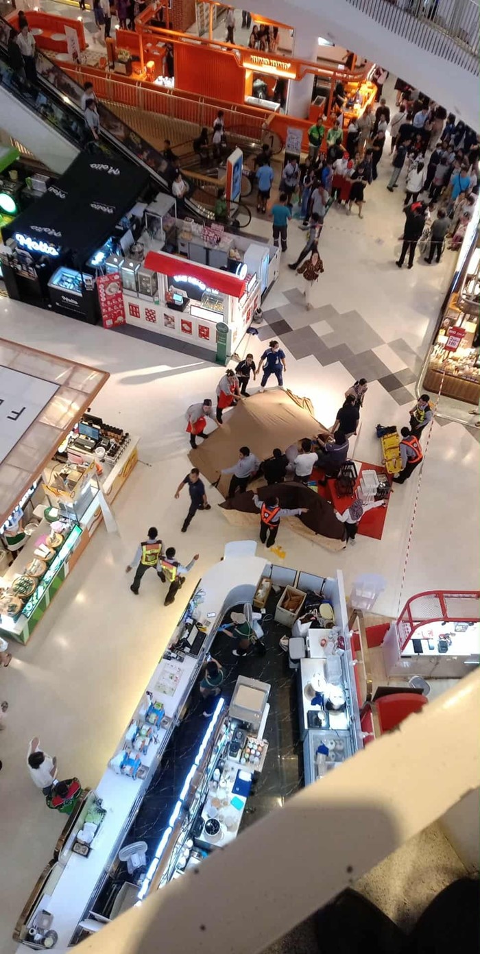 หนุ่มโดดชั้น 4 ห้างดัง ถูกจับได้แอบถ่ายใต้กระโปรง 