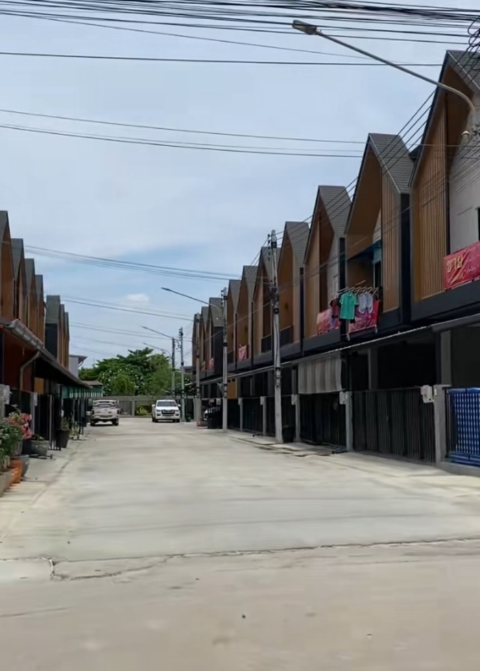 ขายบ้านสมุทรสาคร 30 หลัง ยกหมู่บ้าน