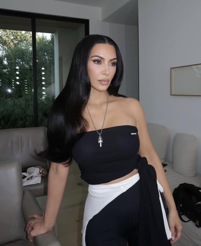 คิม คาร์ดาเชียน บินลัดฟ้า ดูแลผิวหน้าที่เมืองไทย กับหมอโจ้ The Demis