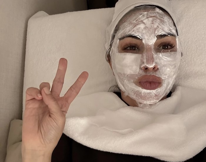 คิม คาร์ดาเชียน บินลัดฟ้า ดูแลผิวหน้าที่เมืองไทย กับหมอโจ้ The Demis