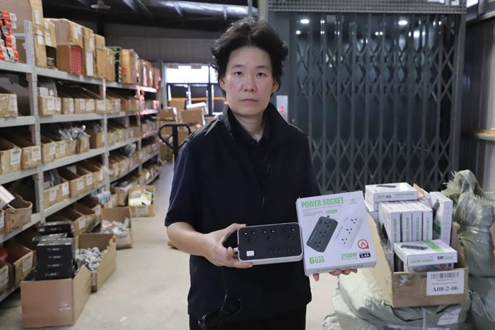 จับปลั๊กเถื่อน 