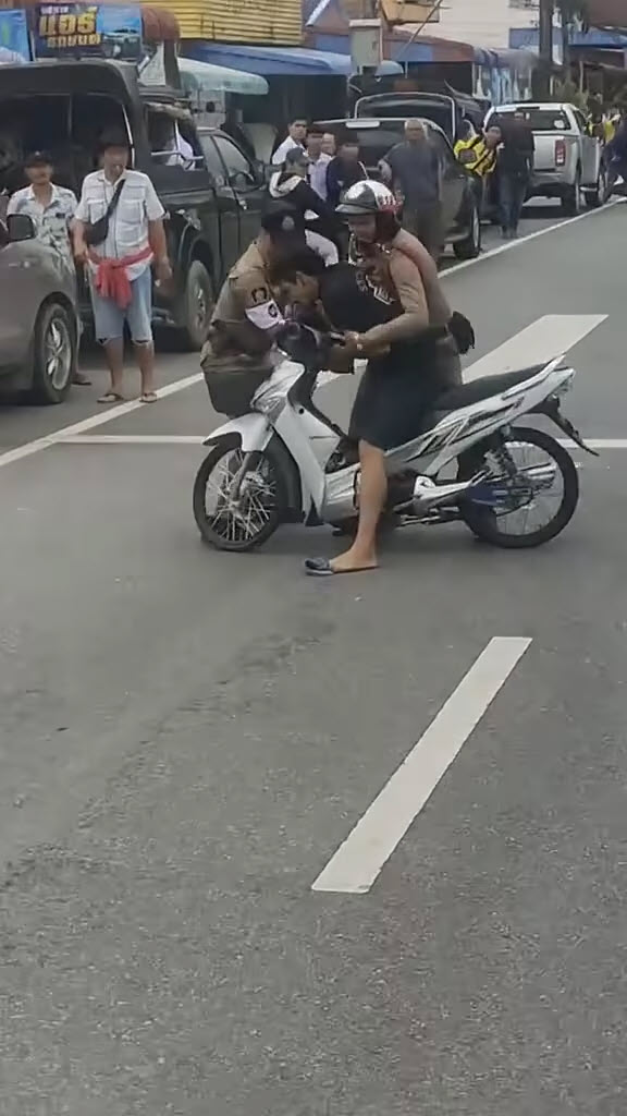  หนุ่มซิ่งท่อดังบิดหนี ตร.