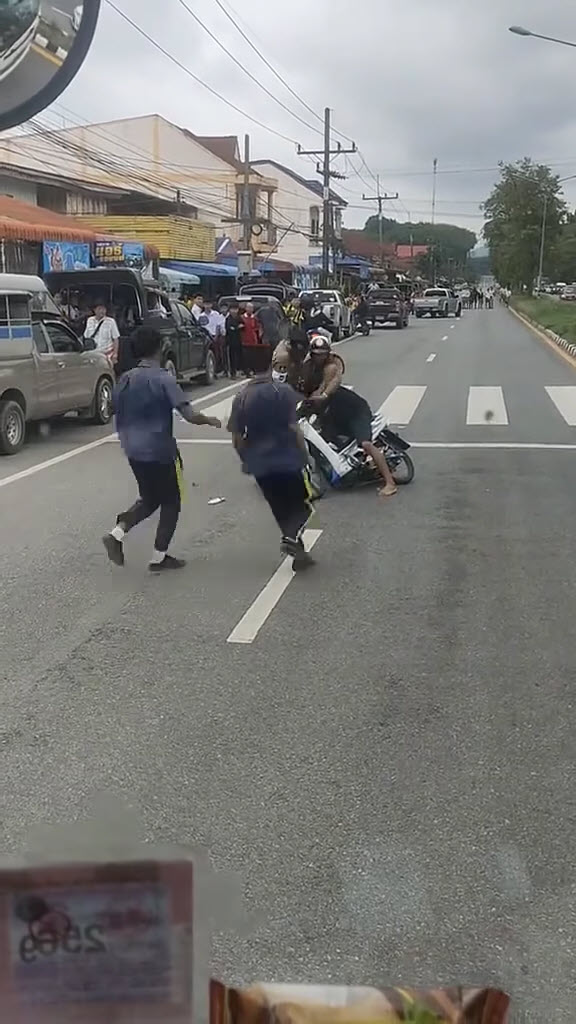  หนุ่มซิ่งท่อดังบิดหนี ตร.