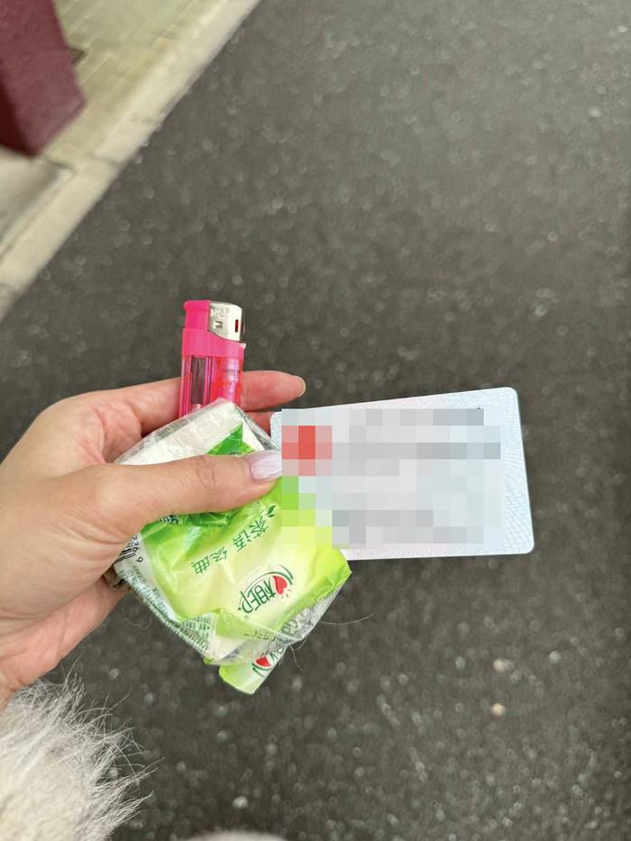 ของ 3 ชิ้นในกระเป๋าเสื้อ มาได้ยังไง