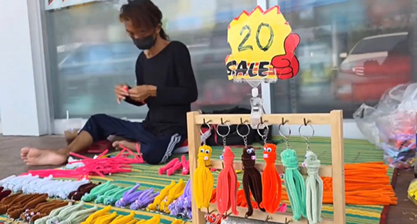 ขายพวงกุญแจ