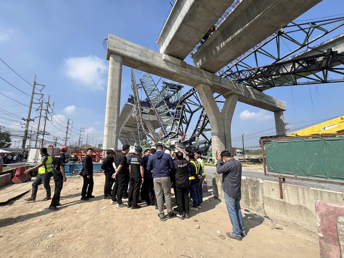 เครนถล่ม พระราม 2