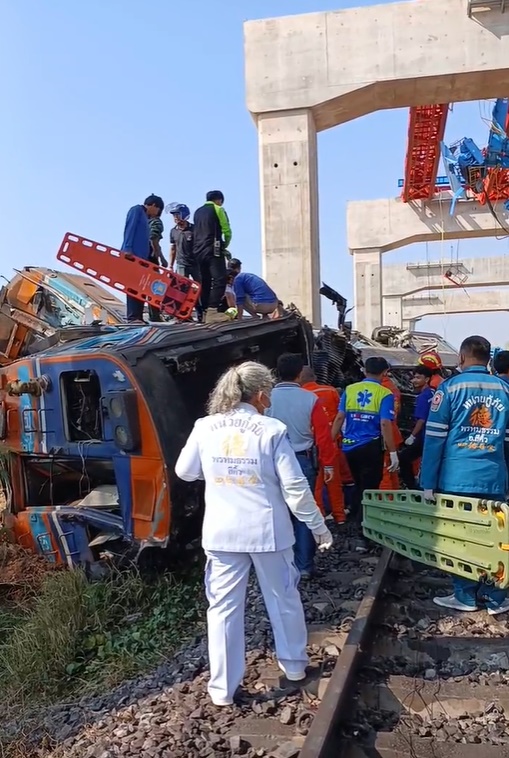 เครนรถไฟความเร็วสูงถล่ม