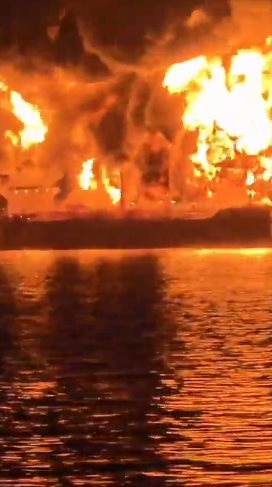 โจมตีซ้ำ เรือบรรทุกน้ำมัน 2 ลำ 