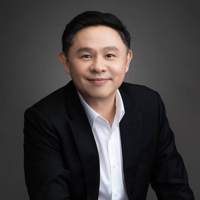 ประวัติ ทนายแก้ว  