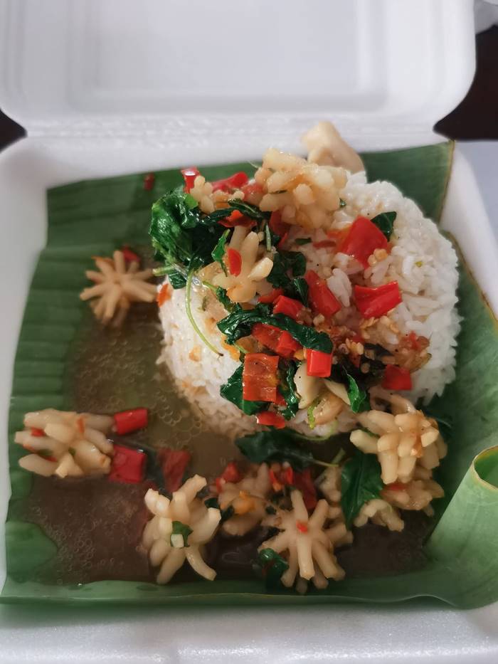 กะเพราหมึก