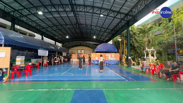 คนทยอยใช้สิทธิ เข้าคูหาคึกคัก