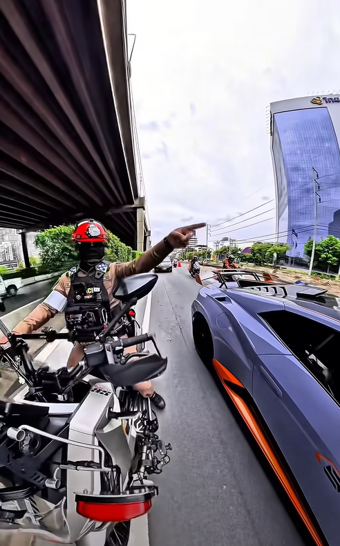 แจกใบสั่งรถหรู